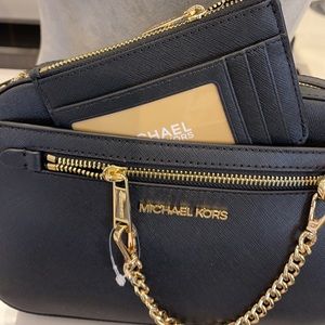 MK Jet Set Item Lg EW Zip Chain Crossbody & Jet Set Travel Sm TZ Coin Pouch ID